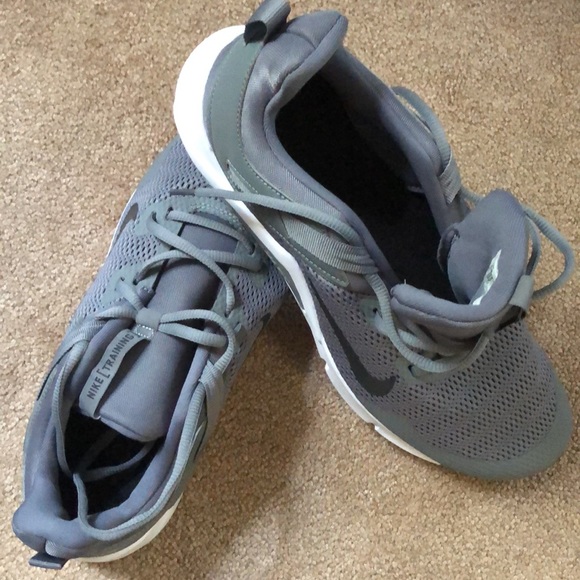 Nike Legend Essential Sneakers Training. New without tags - Picture 3 of 5